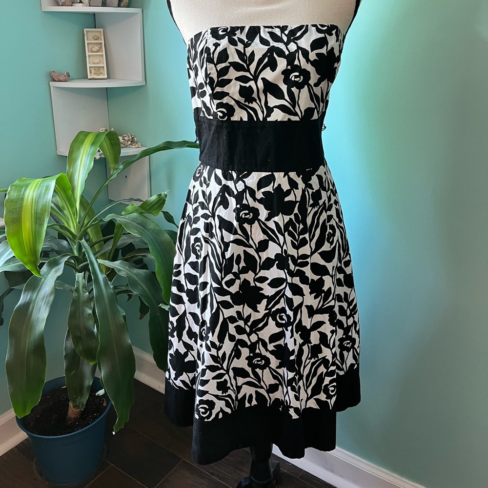 White House Black Market Floral strapless dress